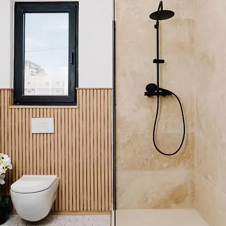 Mainstreet Luxury Lejlighed *