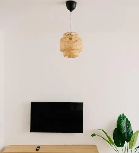 Mainstreet Luxury * 슬리에마