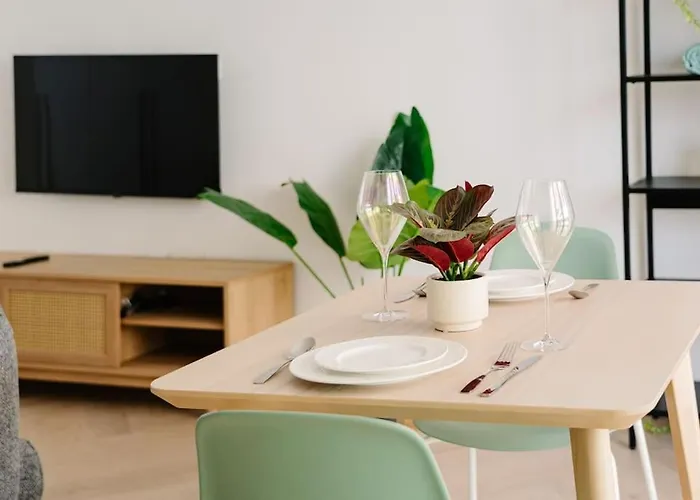 Mainstreet Luxury * 슬리에마